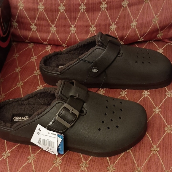 Skechers Men Brown Foamie Slippers - Picture 5 of 7